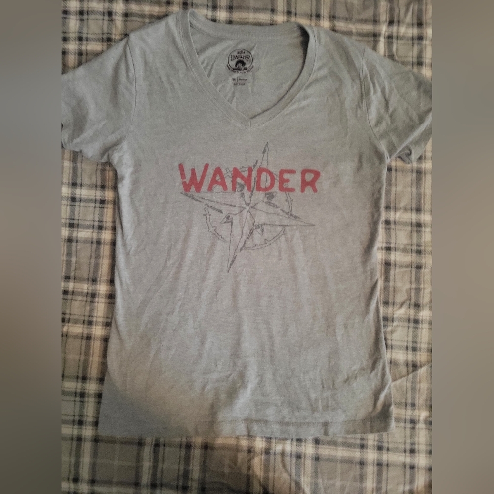Wander Compass Graphic Tee - Light Gray